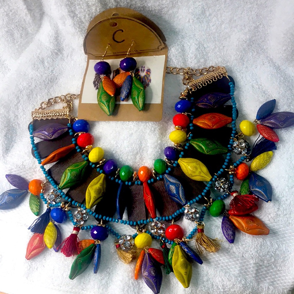 Multicolore necklaces set with earrings one size can be long or short